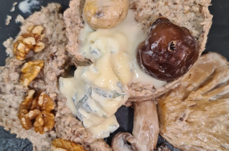 Four mushrooms recipe with gorgonzola and walnuts